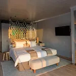 - Movement & Nature House Hotel Santa Cruz (Oeste)