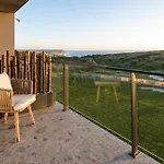 - Movement & Nature House Hotel *