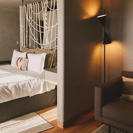 - Movement&nature House Hotel